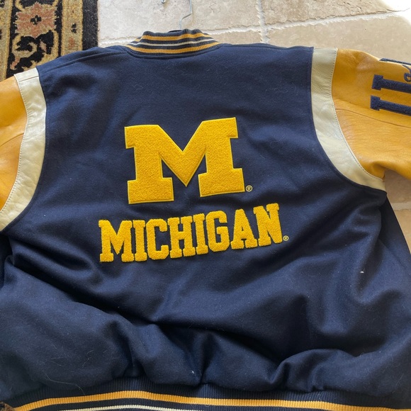 University of Michigan “Fan” Jacket. - Picture 6 of 6